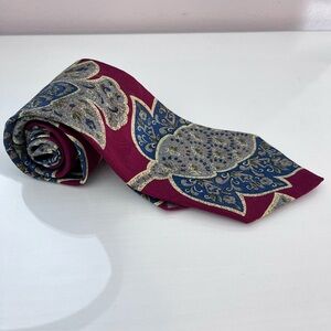 Vintage Christian Dior 100% Silk
Men's Neck Tie Red Blue Paisley 3.5" wide EUC